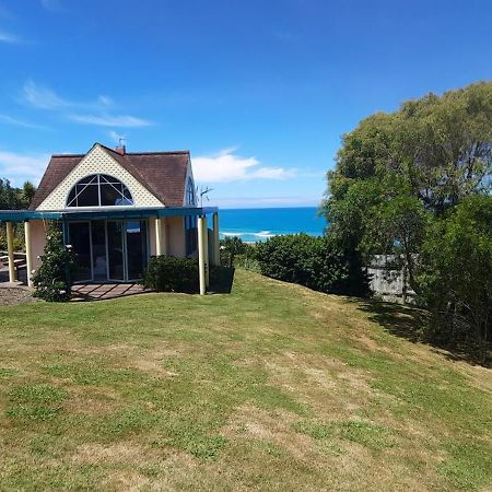 The Quarters Ocean-View Chalet Gisborne Exterior foto