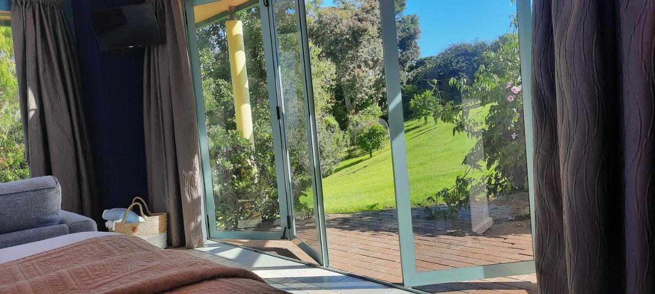 The Quarters Ocean-View Chalet Gisborne Exterior foto