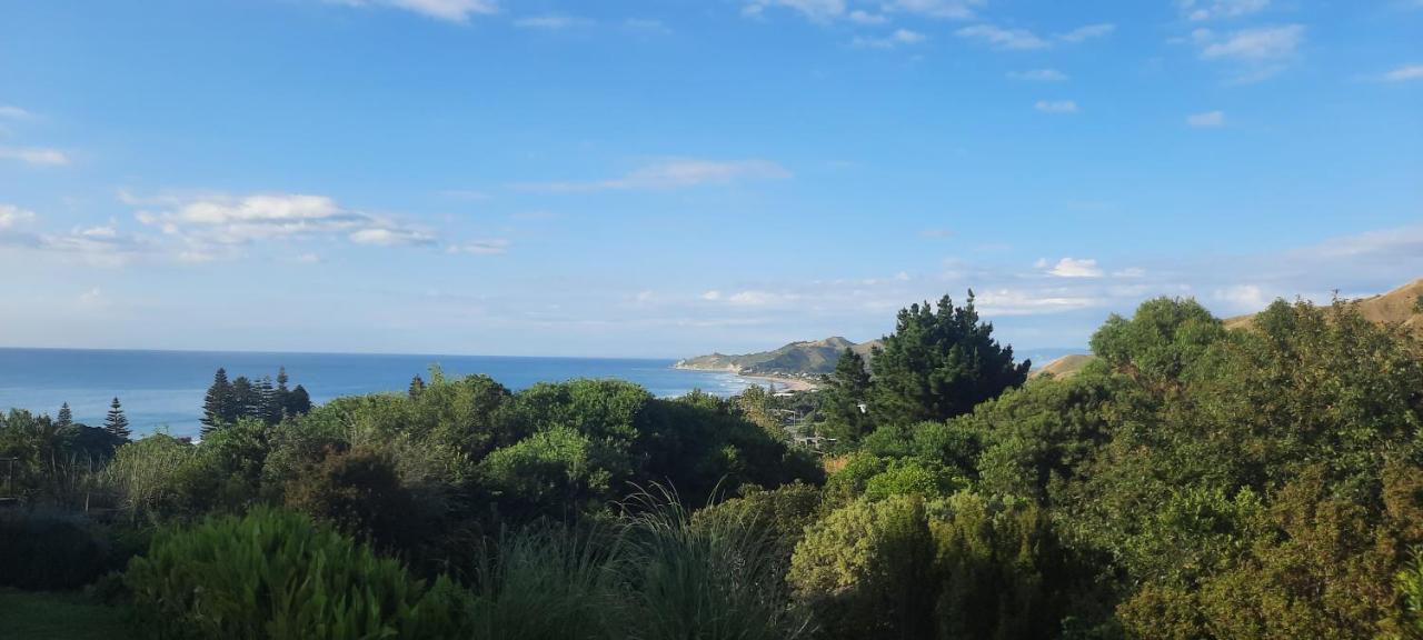 The Quarters Ocean-View Chalet Gisborne Exterior foto
